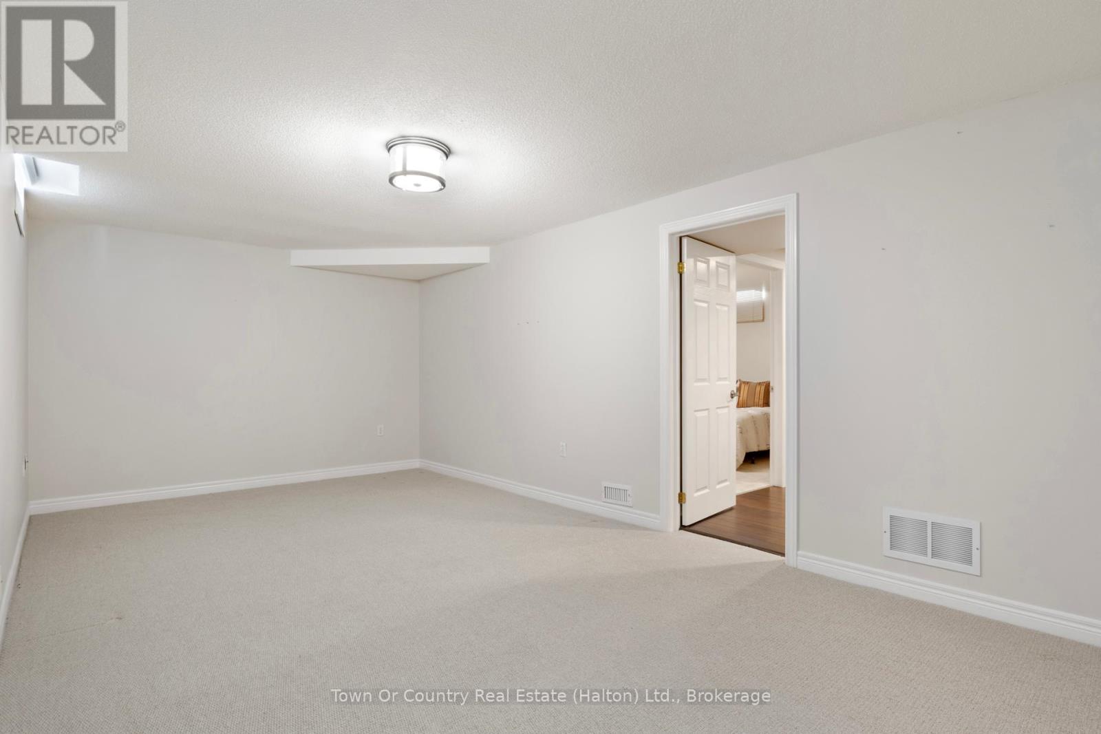 258 Malick Street, Milton, Ontario  L9T 5X1 - Photo 35 - W12247226