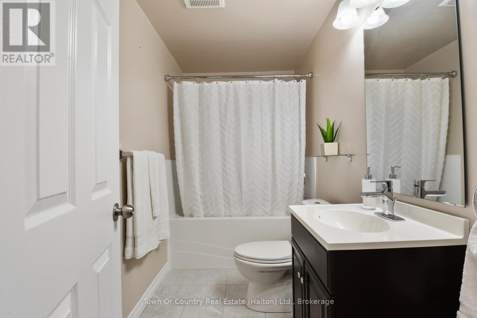 258 Malick Street, Milton, Ontario  L9T 5X1 - Photo 36 - W12247226