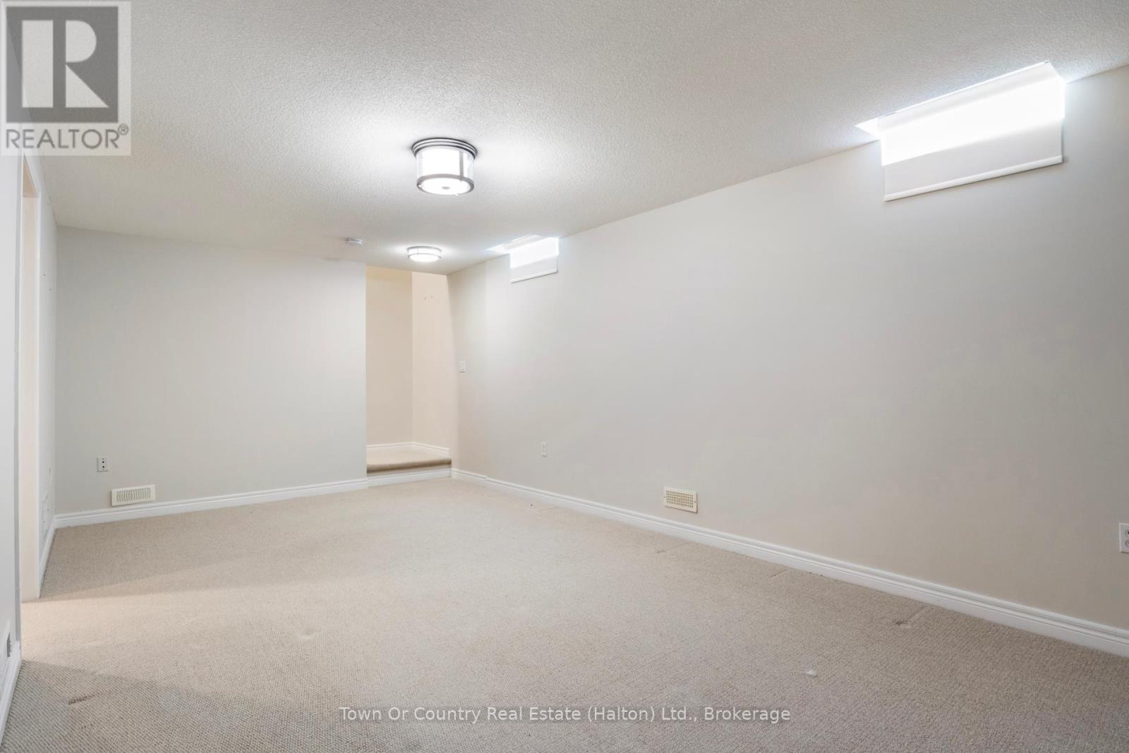 258 Malick Street, Milton, Ontario  L9T 5X1 - Photo 37 - W12247226