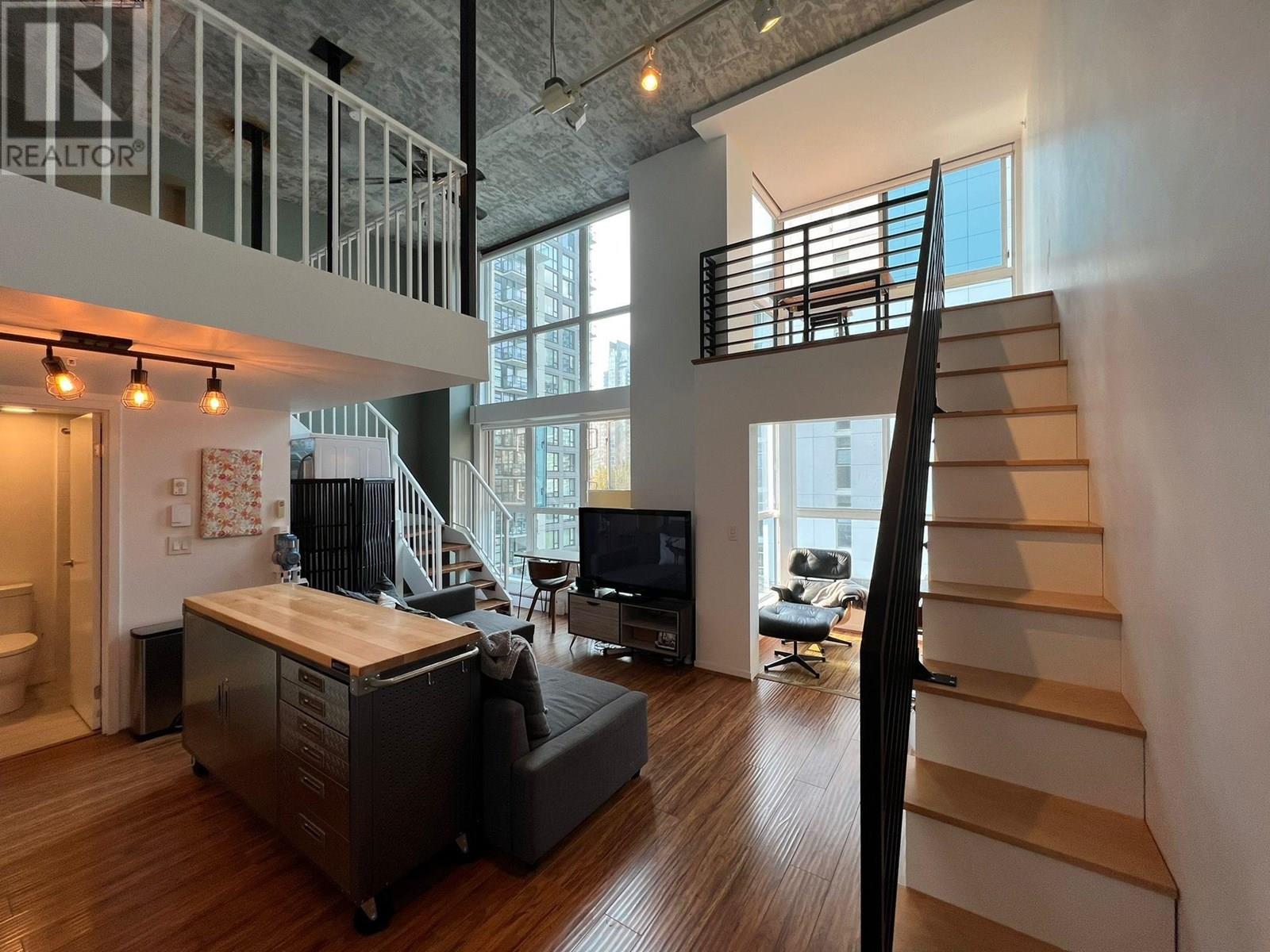 512 1238 SEYMOUR STREET, vancouver, British Columbia V6B6J3