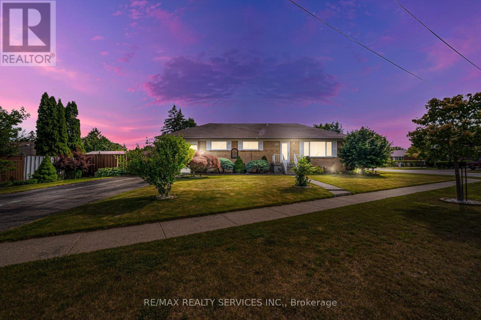 Property at 13 BAIRSTOW CRESCENT image 3