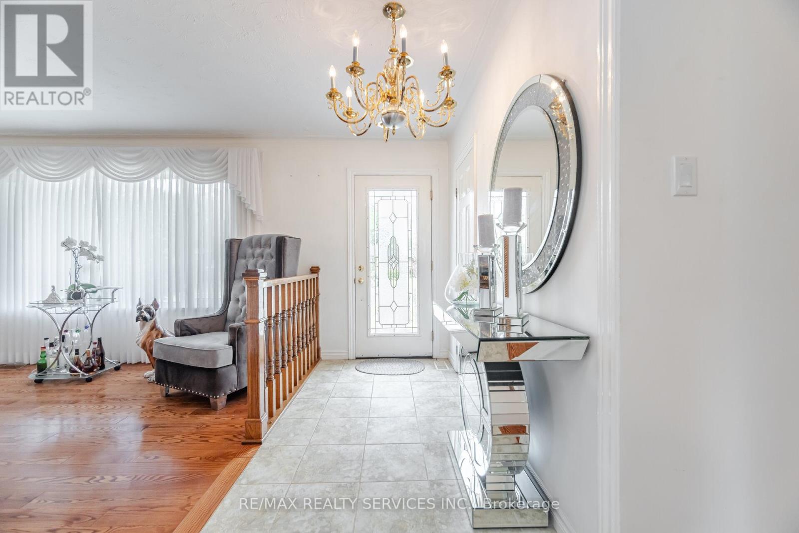 Property at 13 BAIRSTOW CRESCENT image 5