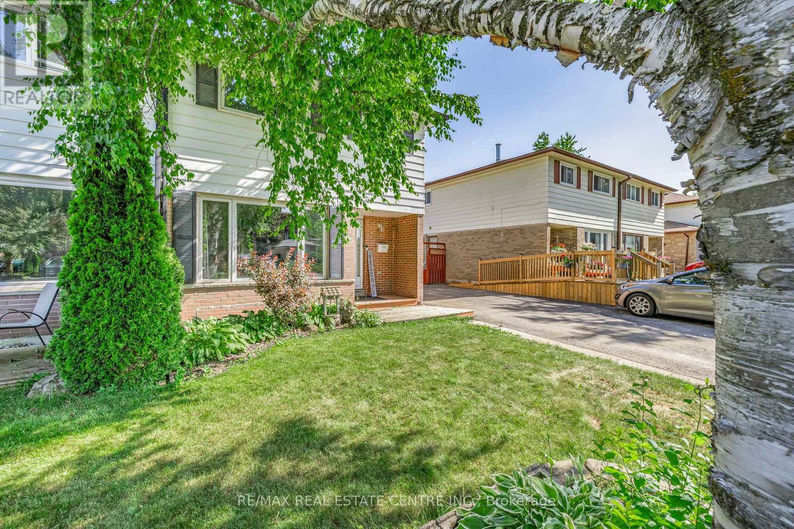 Property at 24 CARLTON DRIVE image 3