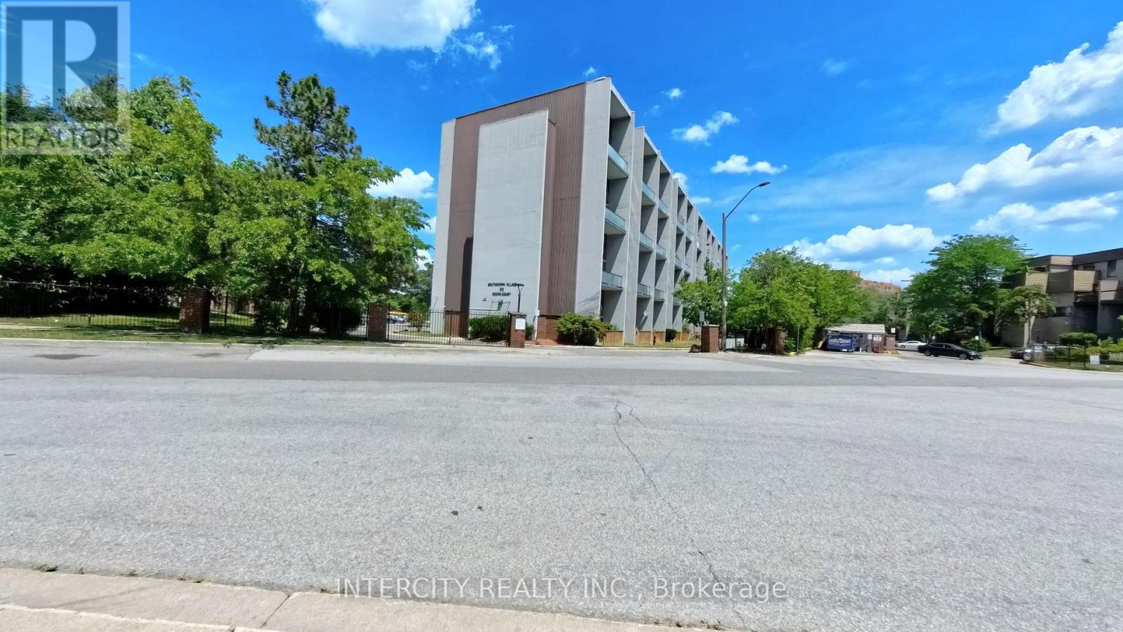 Property at 304 - 2121 ROCHE COURT image 1