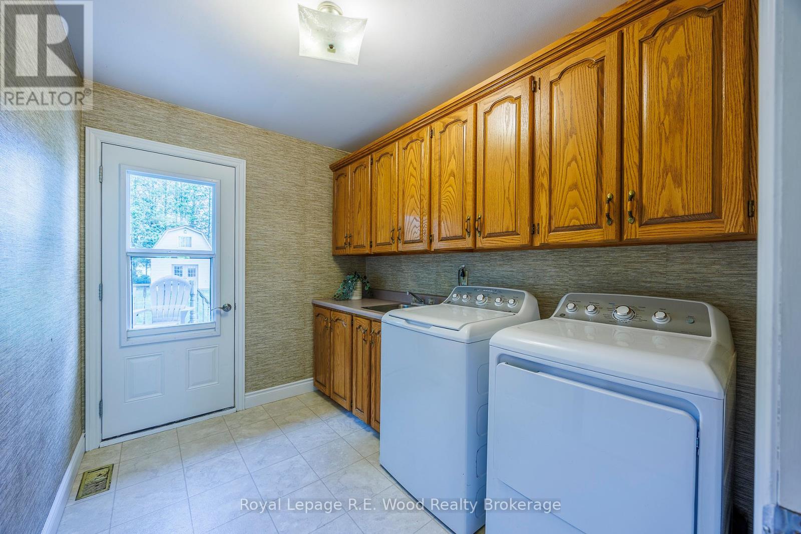 164047 Brownsville Road, South-West Oxford, Ontario  N4G 4G8 - Photo 12 - X12247287