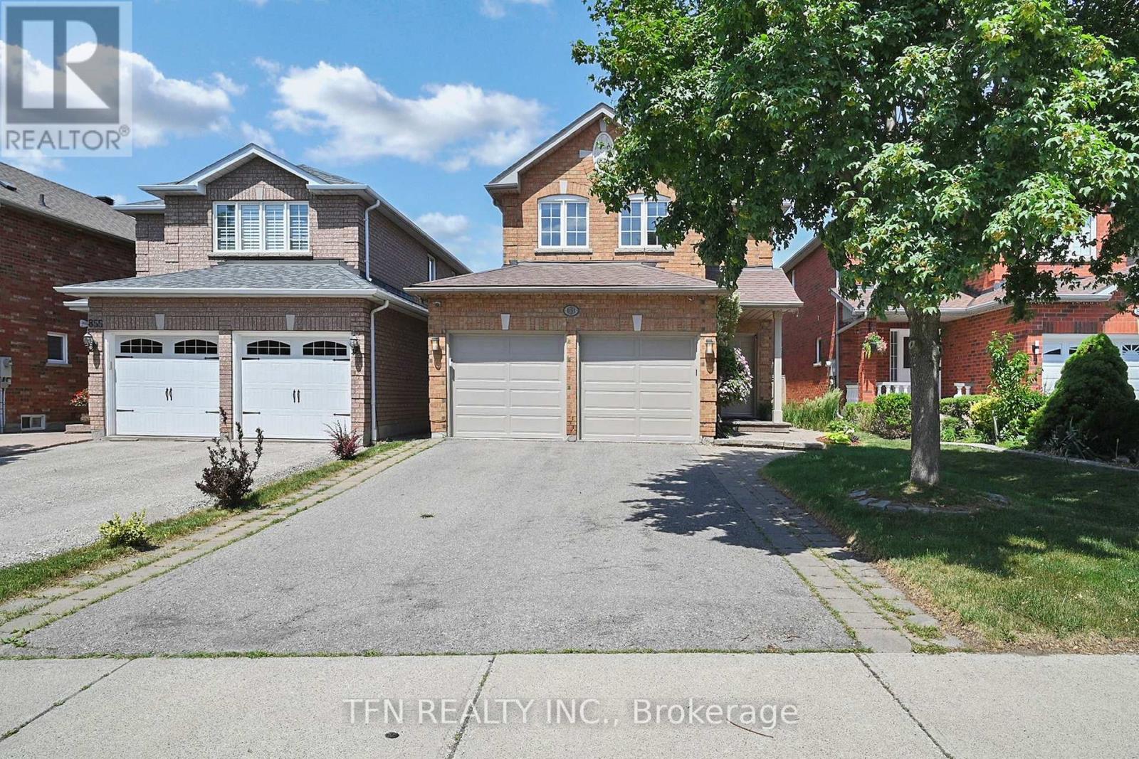 Property at 851 CLEMENS CRESCENT image 2