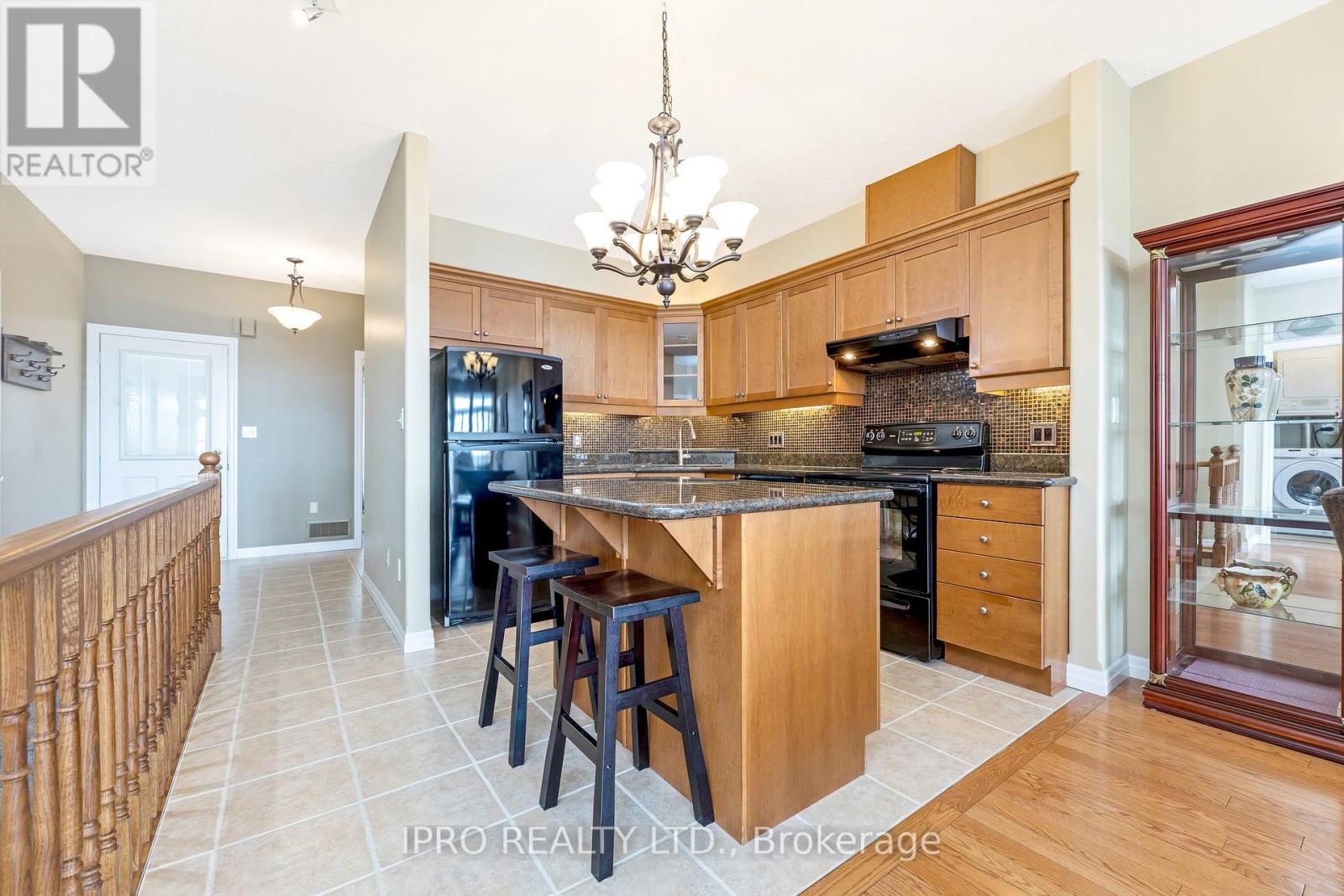 Property at 18 - 165 CHANDOS DRIVE image 4