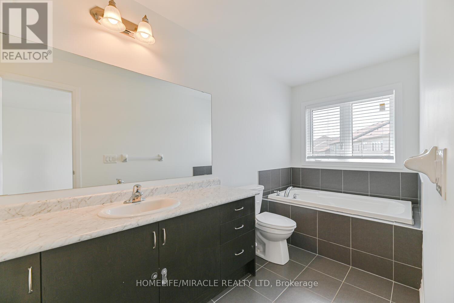4047 Maitland Street, Lincoln, Ontario  L3J 0R6 - Photo 36 - X12246995