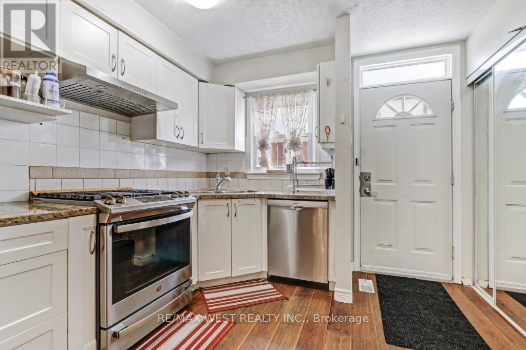 Property at 1084 SOUTHDALE ROAD E image 4