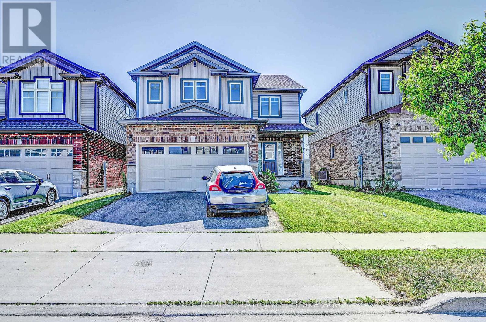 Property at 6 CASTLEBAY STREET image 2
