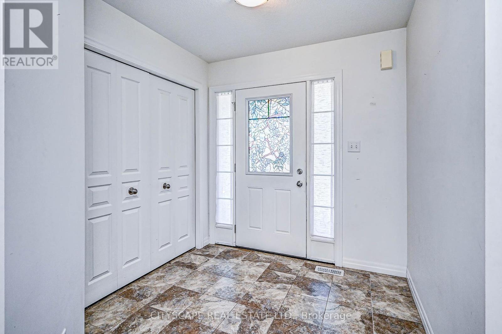 Property at 6 CASTLEBAY STREET image 4