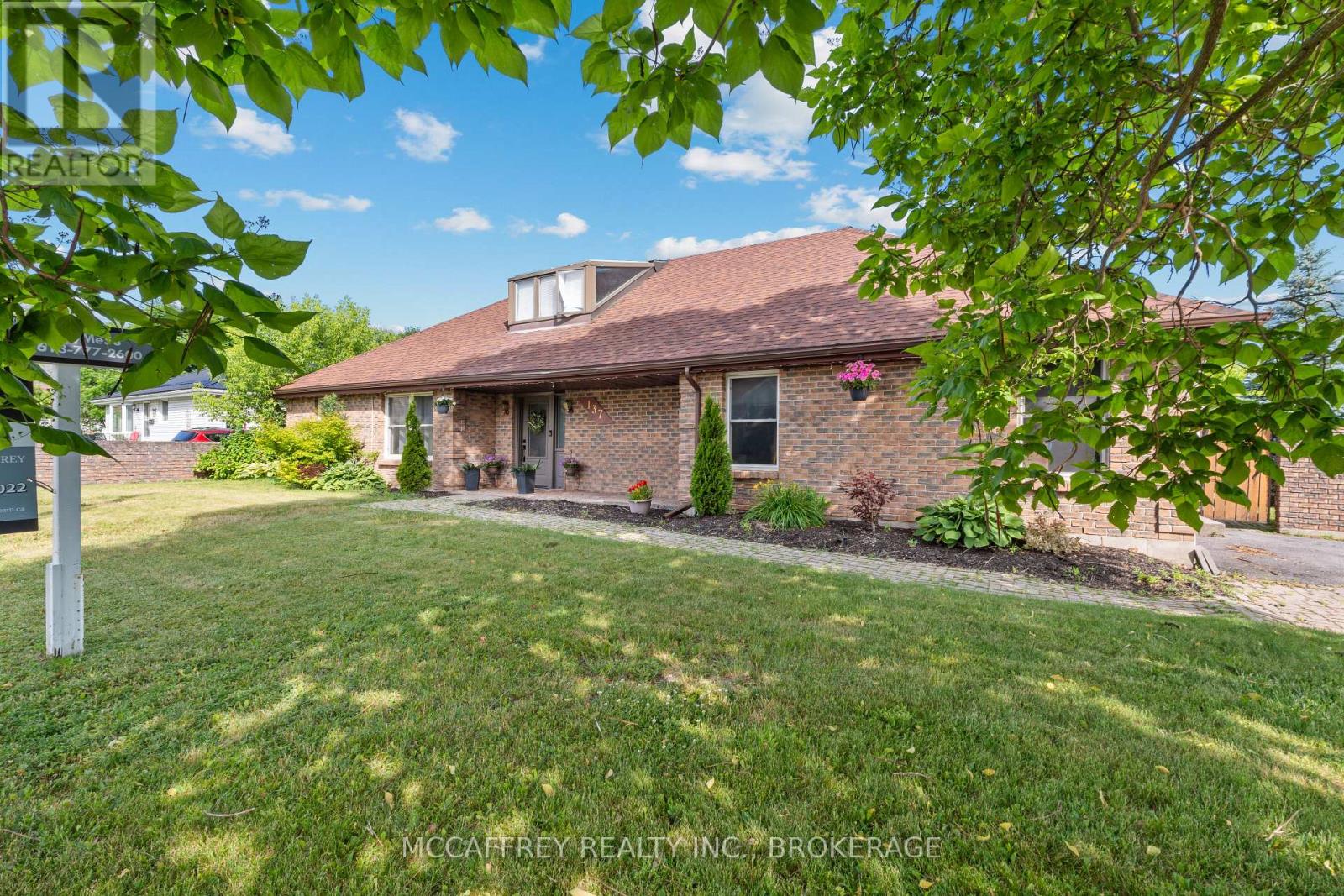 Property at 137 THOMAS STREET W image 2