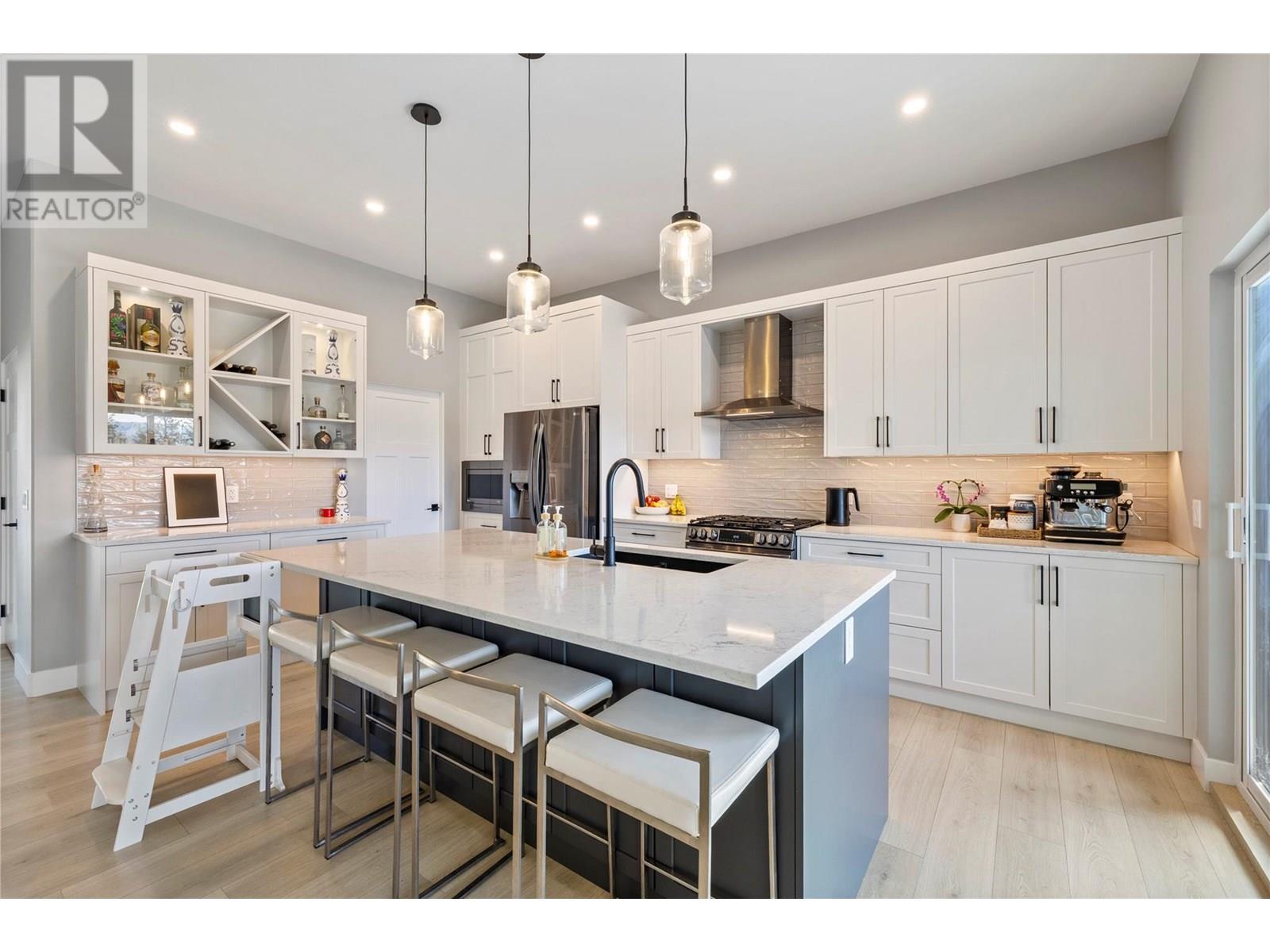 2846 Canyon Crest Drive West Kelowna Photo 11