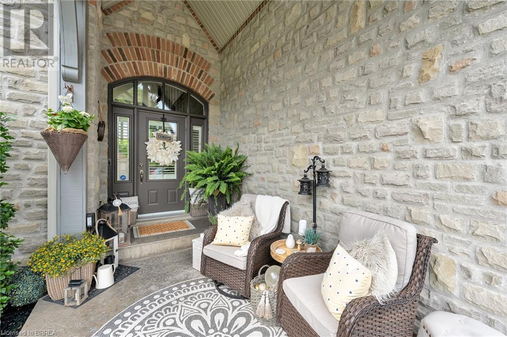 Property at 4 MACDONALD Crescent image 2
