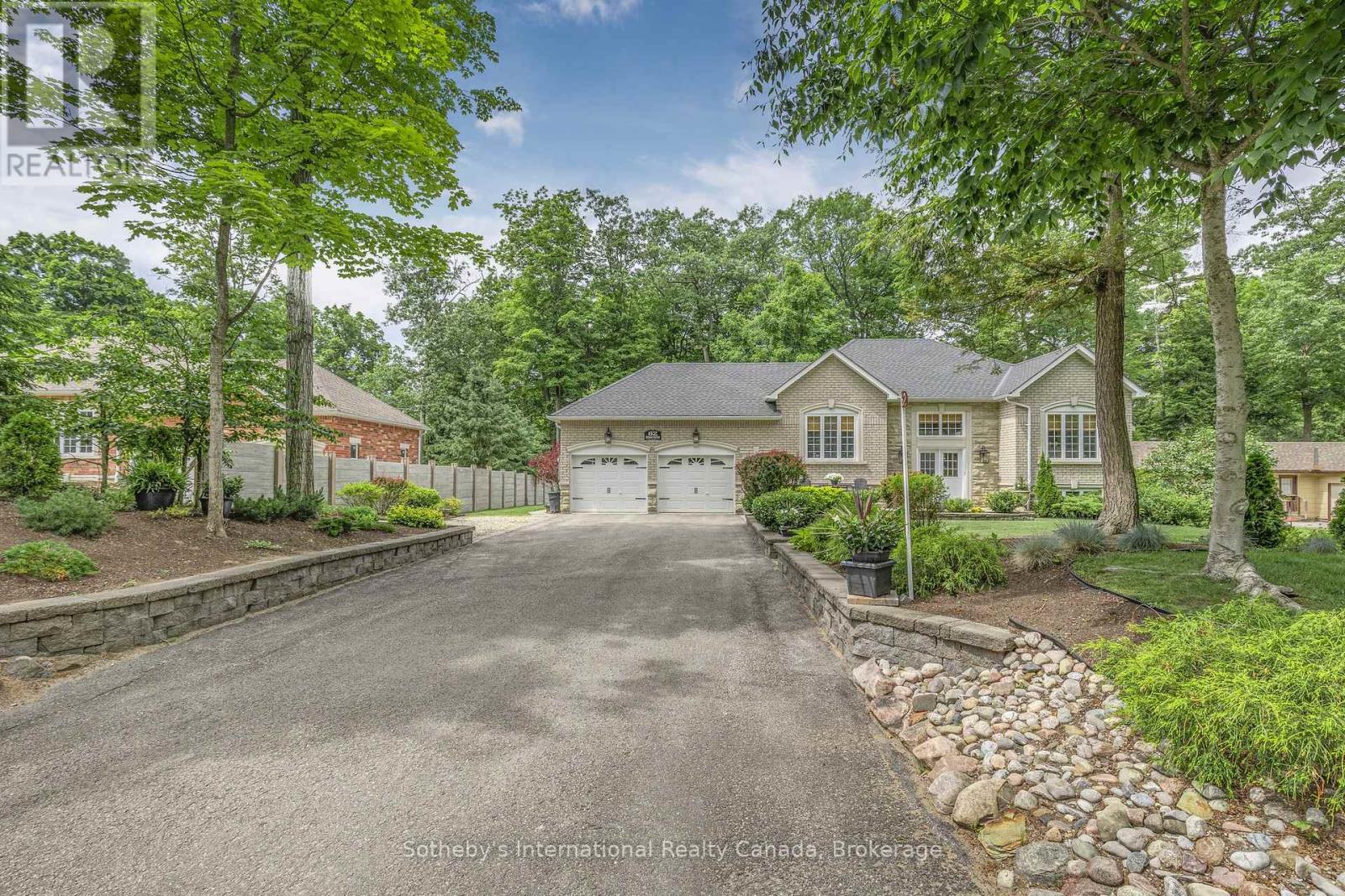 Property at 62 OLIVER DRIVE image 3