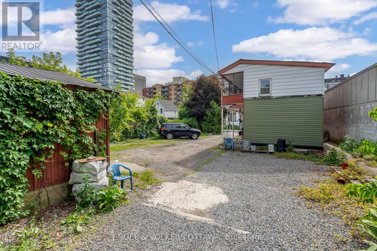 133 Forward Avenue, Ottawa, Ontario  K1Y 1K8 - Photo 4 - X12247433