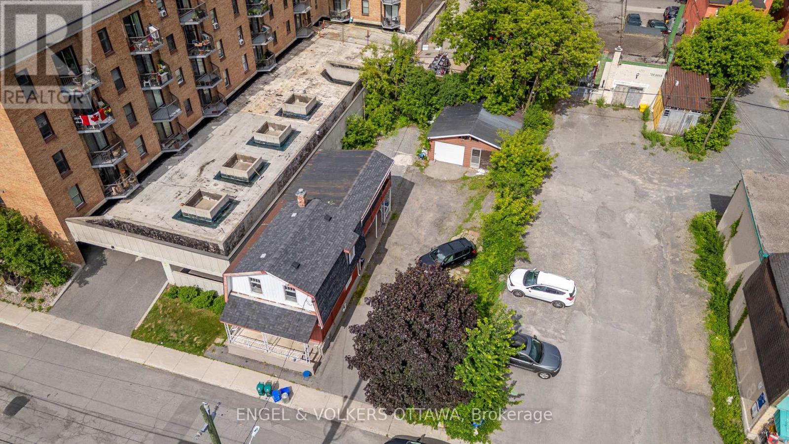 133 Forward Avenue, Ottawa, Ontario  K1Y 1K8 - Photo 5 - X12247433