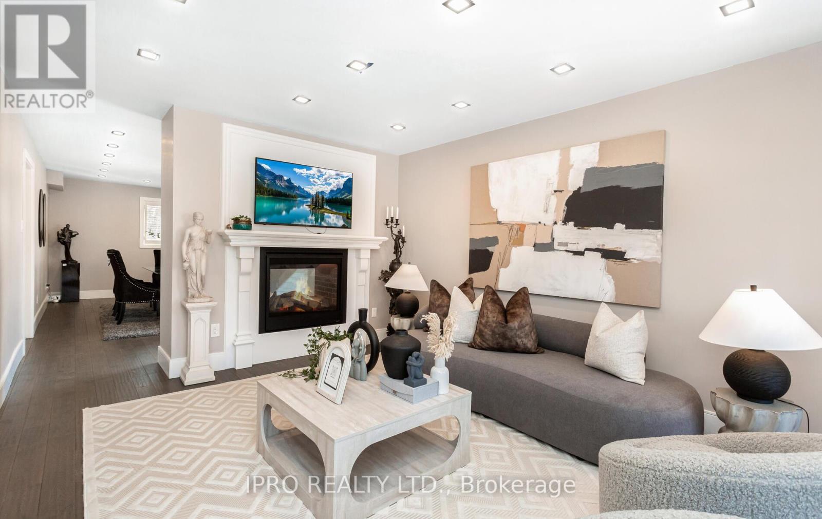Property at 103 ALLINGHAM GARDENS image 4