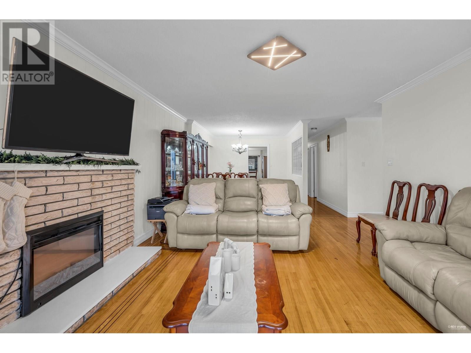 Property at 1237 E 64TH AVENUE image 4