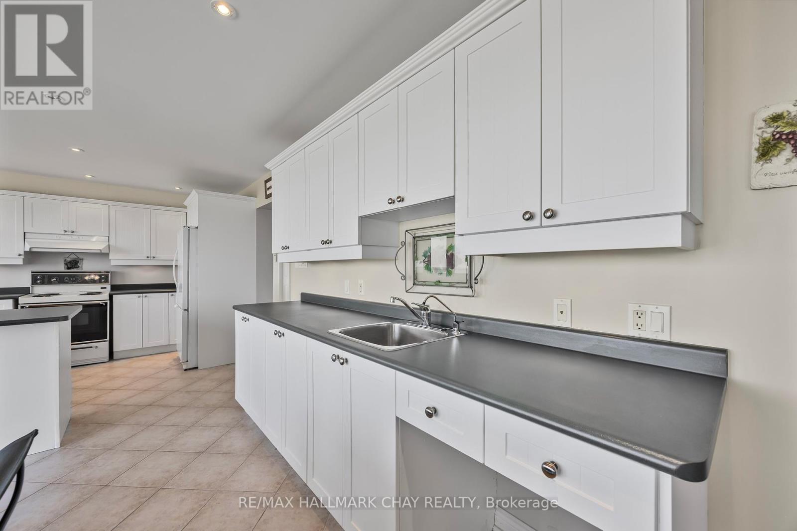 2653 Leonard Street, Innisfil, Ontario  L9S 3V3 - Photo 11 - N12247221