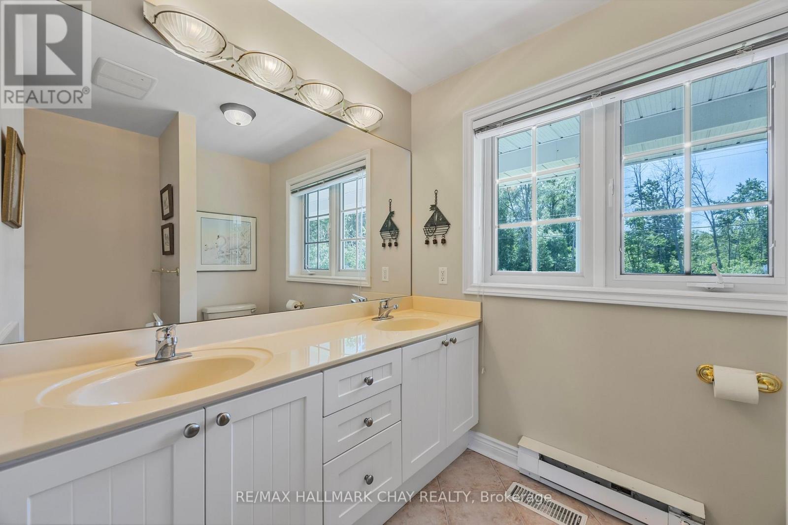 2653 Leonard Street, Innisfil, Ontario  L9S 3V3 - Photo 24 - N12247221
