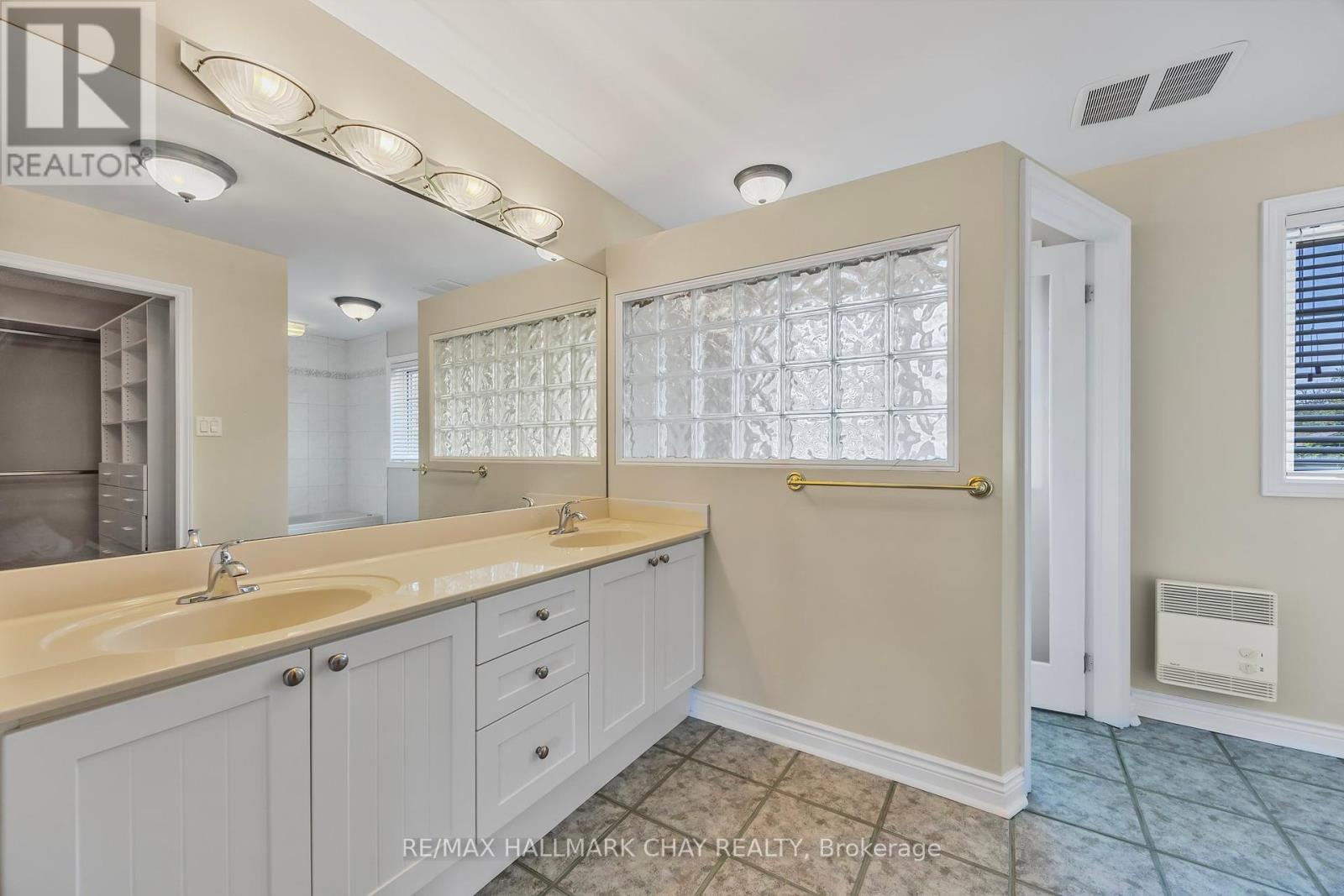 2653 Leonard Street, Innisfil, Ontario  L9S 3V3 - Photo 27 - N12247221