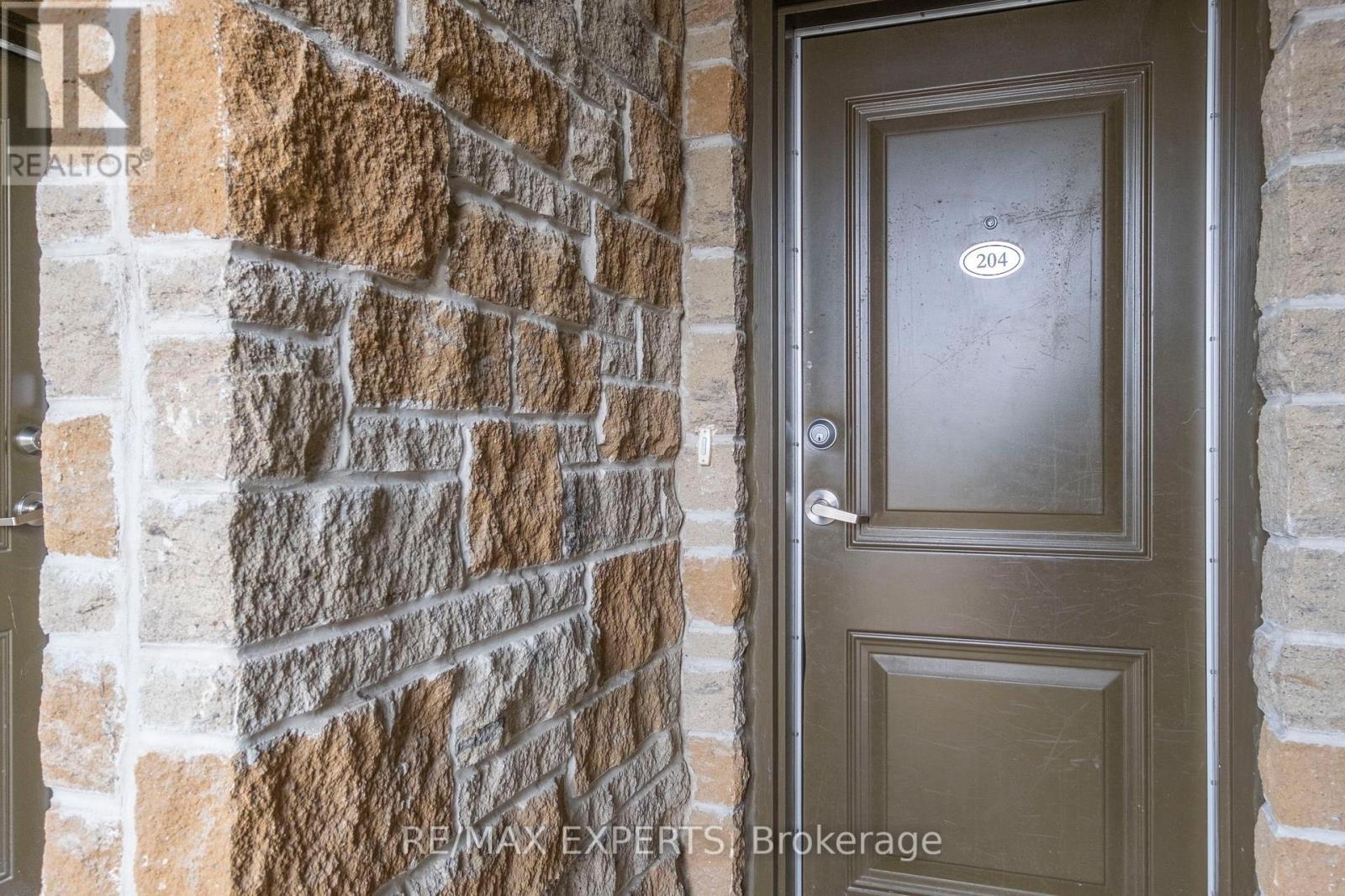 Property at 204 - 10 DUNSHEATH WAY image 4