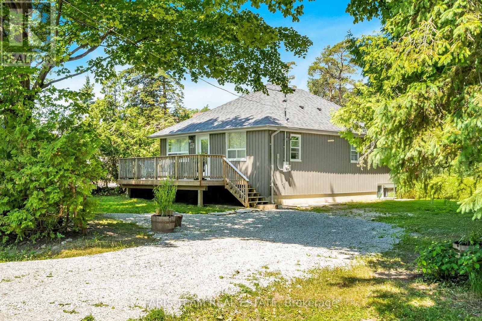 Property at 882 KENNEDY ROAD image 1