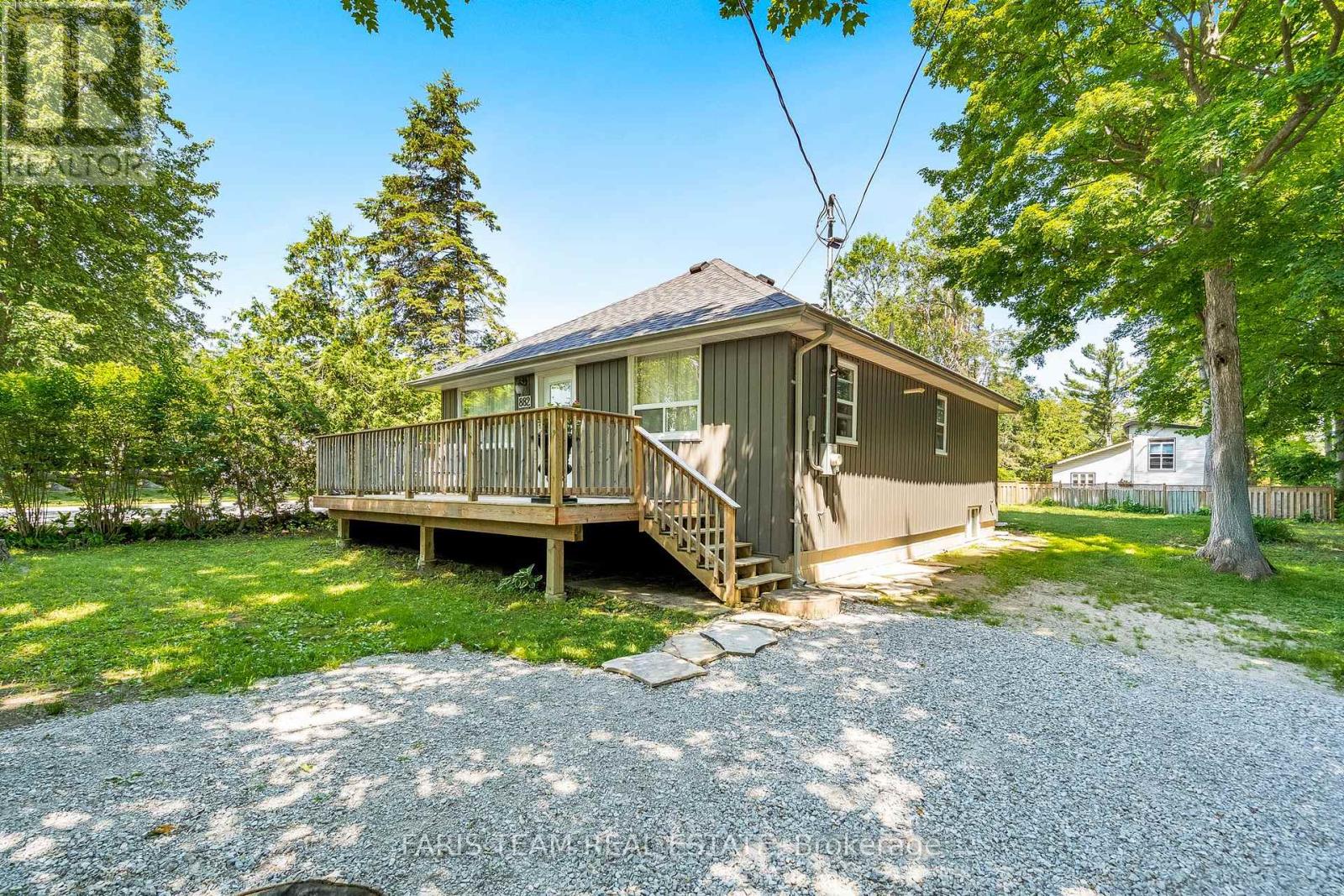 Property at 882 KENNEDY ROAD image 2