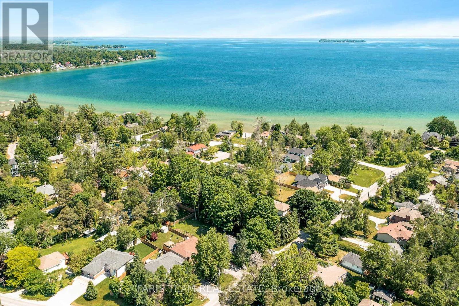 Property at 882 KENNEDY ROAD image 3