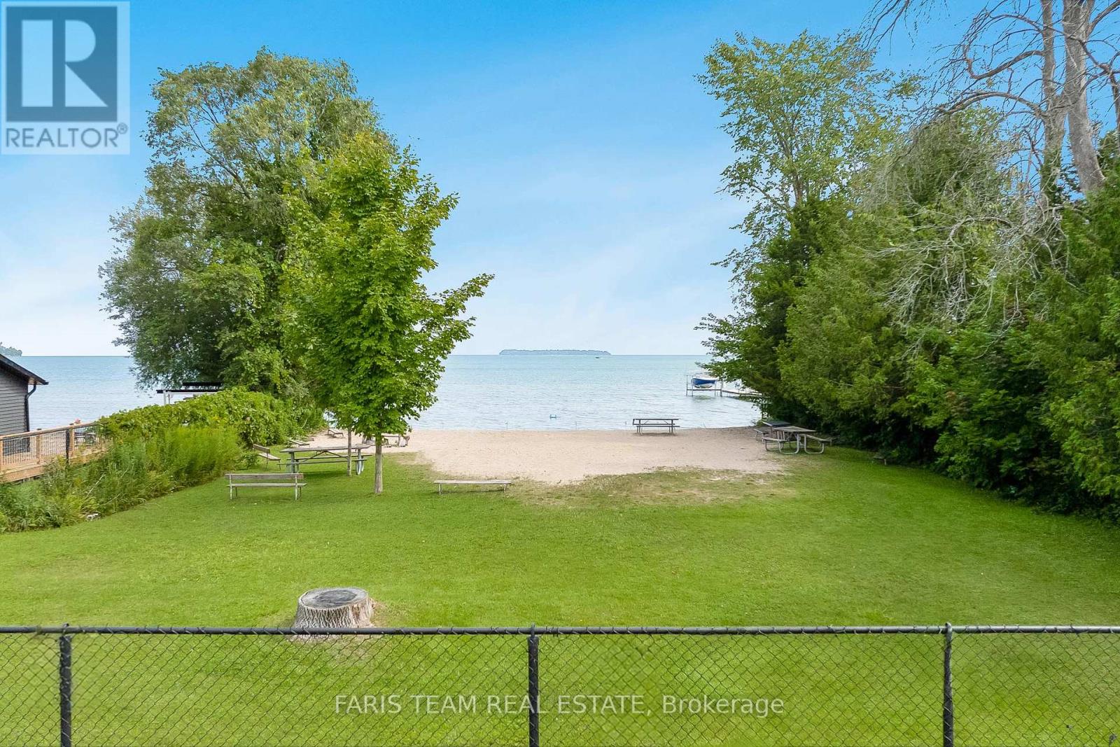 Property at 882 KENNEDY ROAD image 5