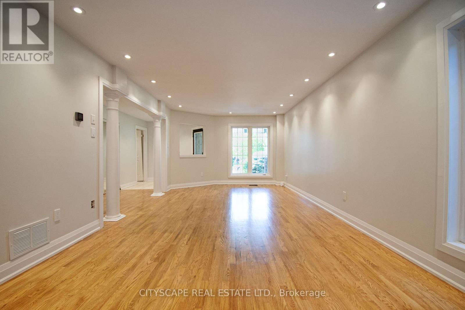 Property at 43 VINTAGE GATE image 3
