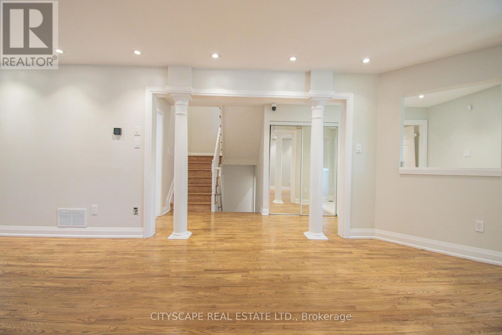 Property at 43 VINTAGE GATE image 4