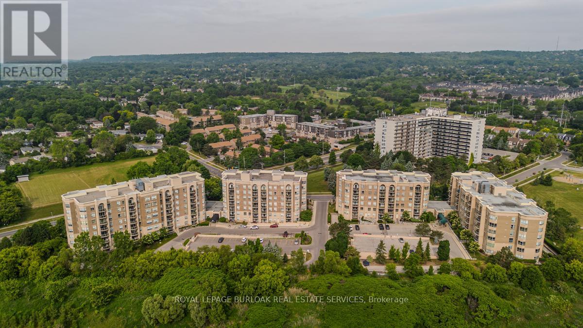 219 - 2075 Amherst Heights Drive, Burlington (Brant Hills), Ontario  L7P 5B8 - Photo 4 - W12247332
