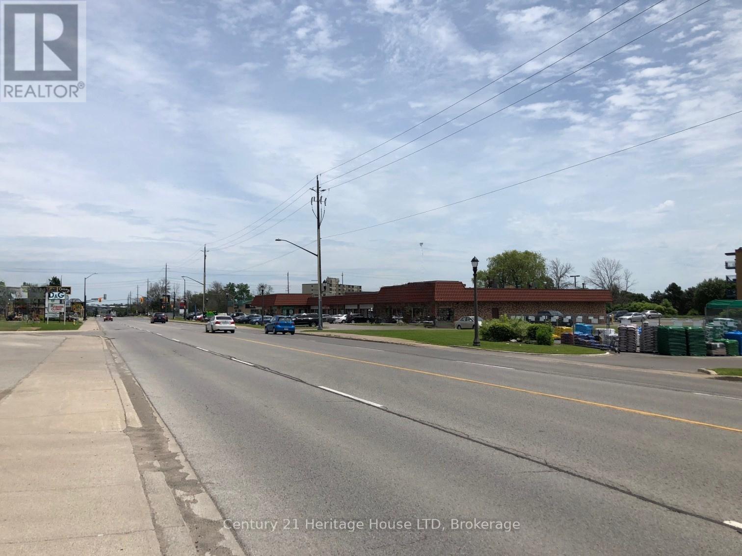 241 Garrison Road, Fort Erie, Ontario  L2A 1M9 - Photo 12 - X12247501