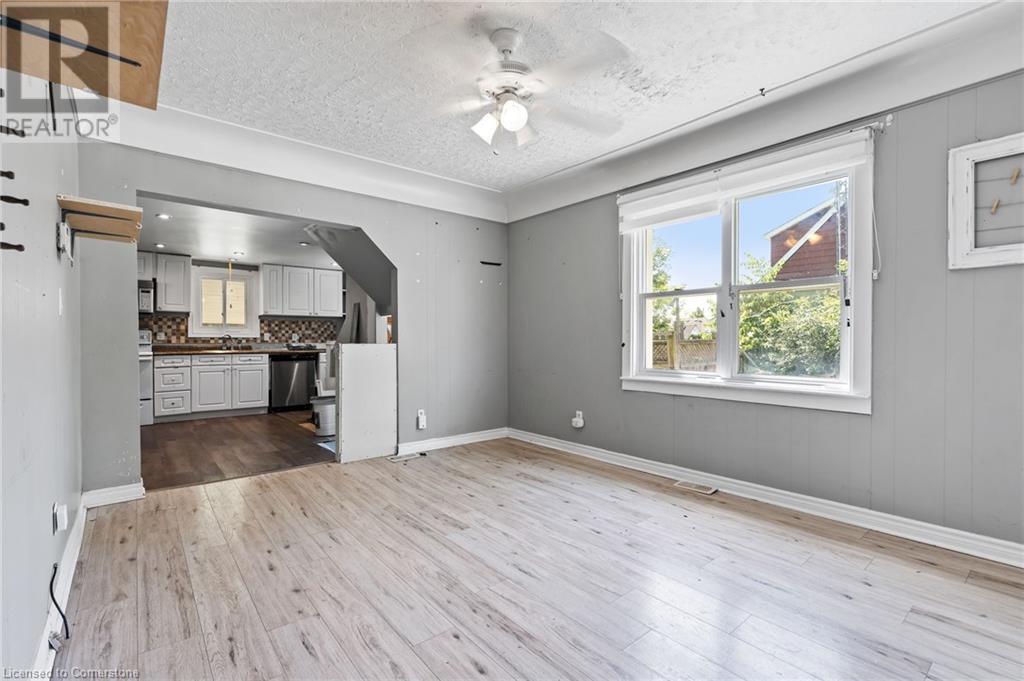 149 Alberta Street, Welland, Ontario  L3B 2V9 - Photo 7 - 40745094