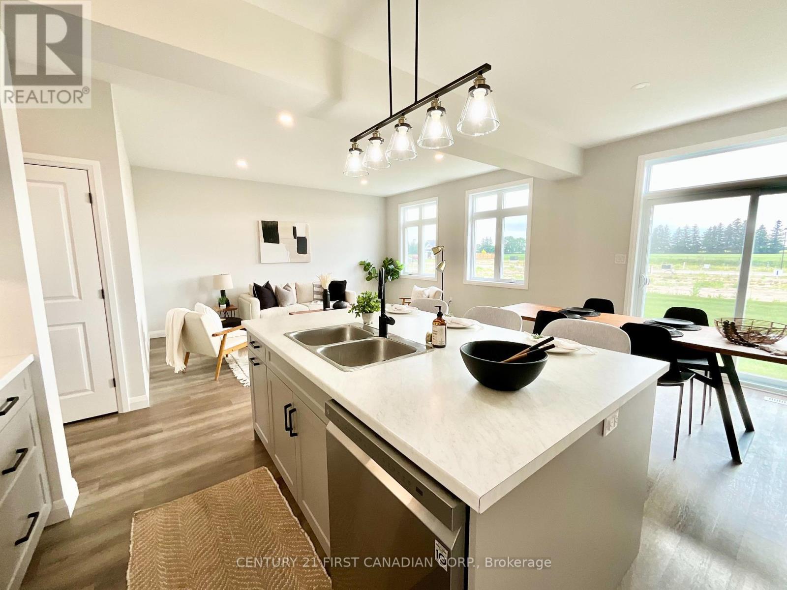 6 Sheldabren Street, North Middlesex, Ontario  N0M 1A0 - Photo 15 - X12149780