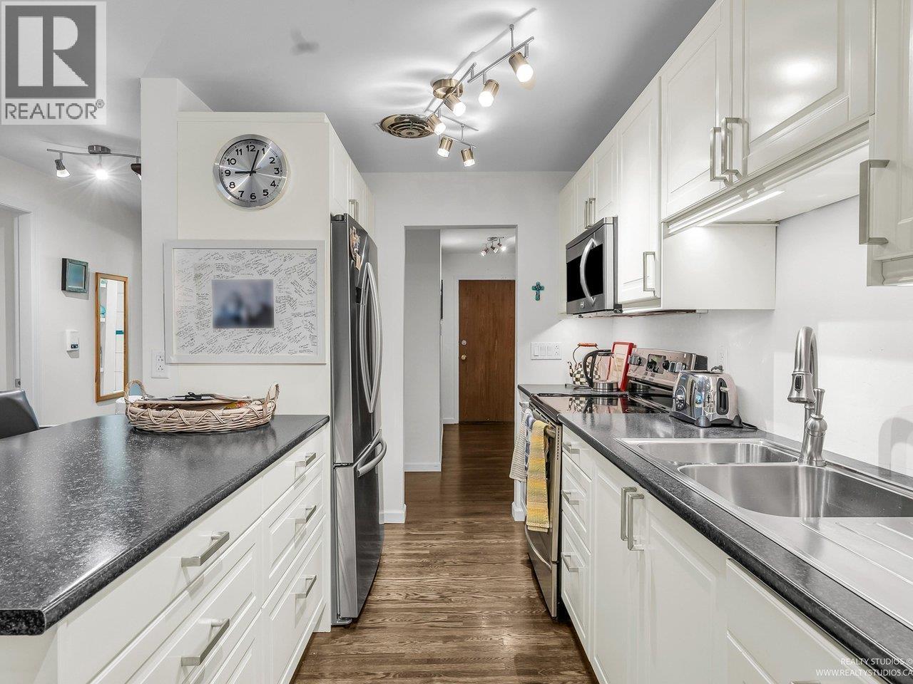 3 2146 W 43rd Avenue, Vancouver, British Columbia V6M 2E1 - Photo 1 - R3020357