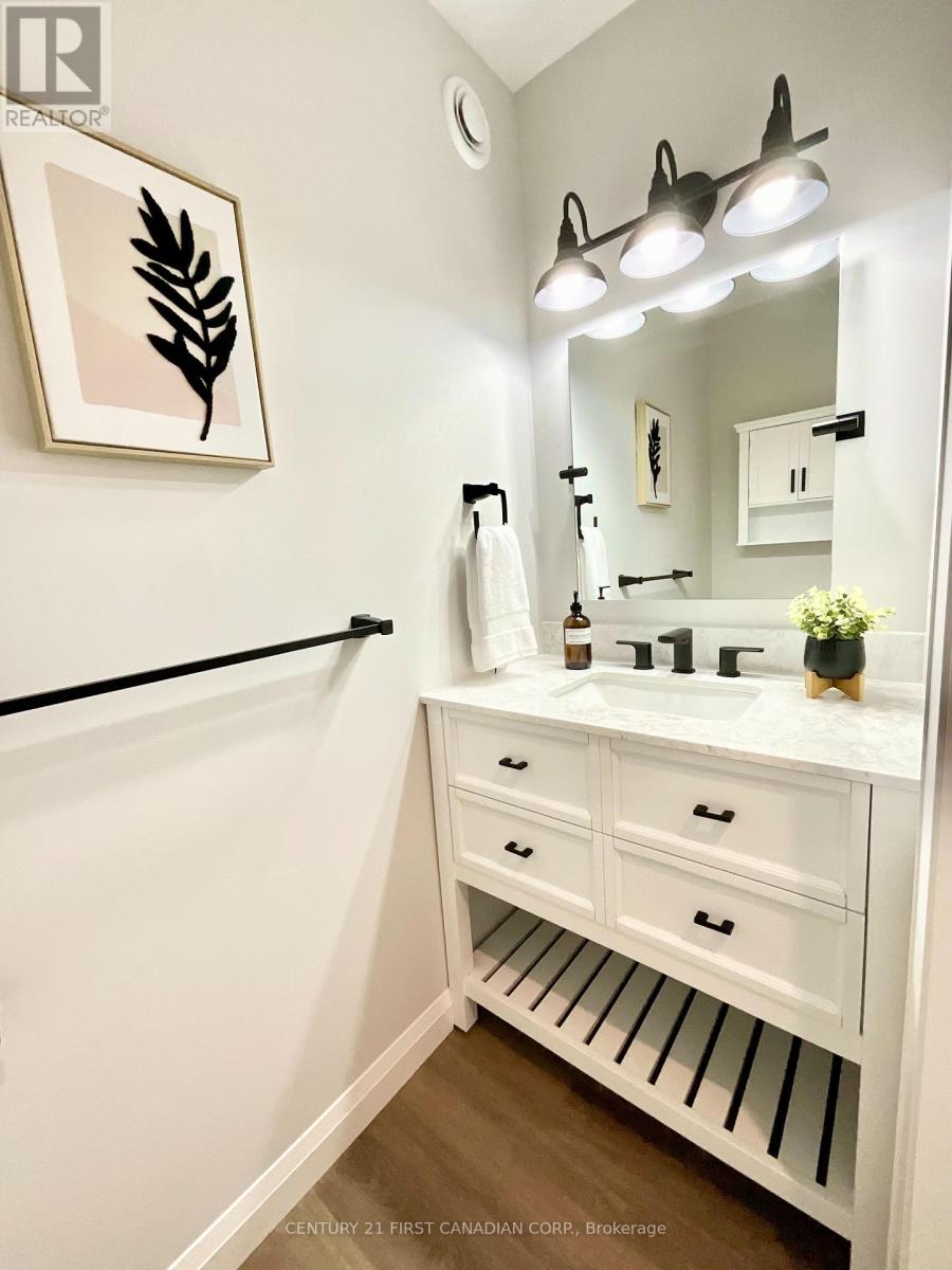 6 Sheldabren Street, North Middlesex, Ontario  N0M 1A0 - Photo 7 - X12149780
