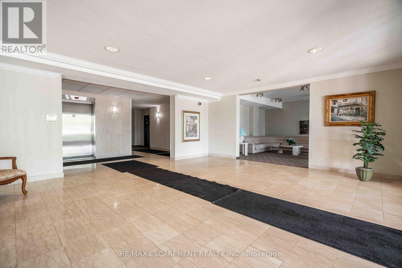 Property at 216 - 416 LIMERIDGE ROAD E image 5