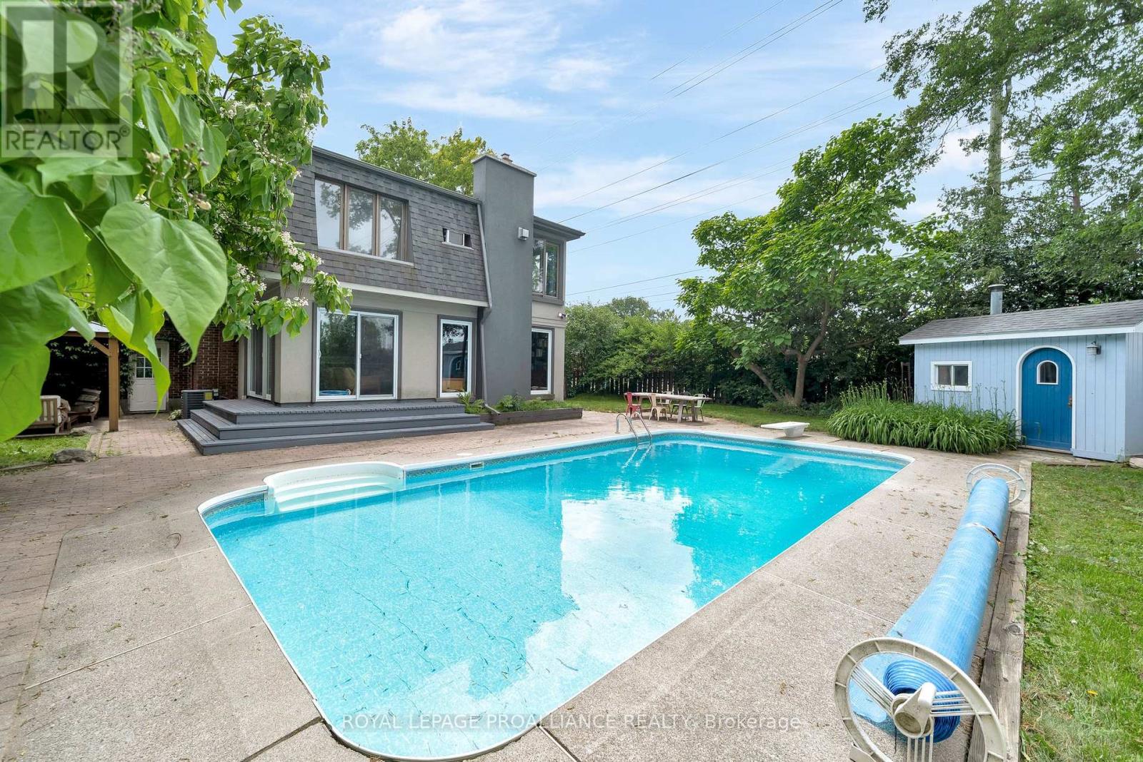 Property at 27 FOREST HILL CRESCENT image 3