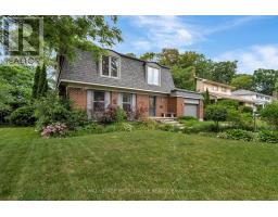 27 FOREST HILL CRESCENT