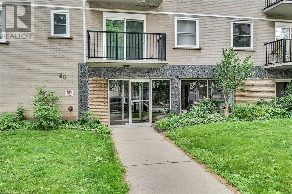 Property at 40 ROBINSON Street Unit# 208 image 3