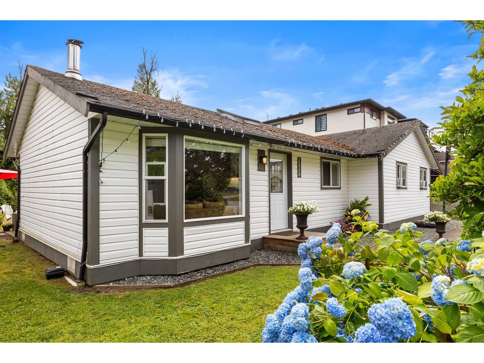Property at 35720 MOORE AVENUE image 4