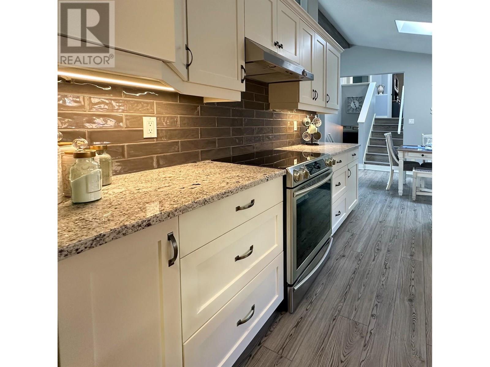 611 Gertrude Street, Midway, British Columbia  V0H 1M0 - Photo 4 - 10351294