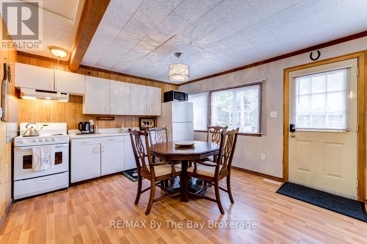 50 Balsam Street, Tiny, Ontario  L0L 1P1 - Photo 10 - S12219379