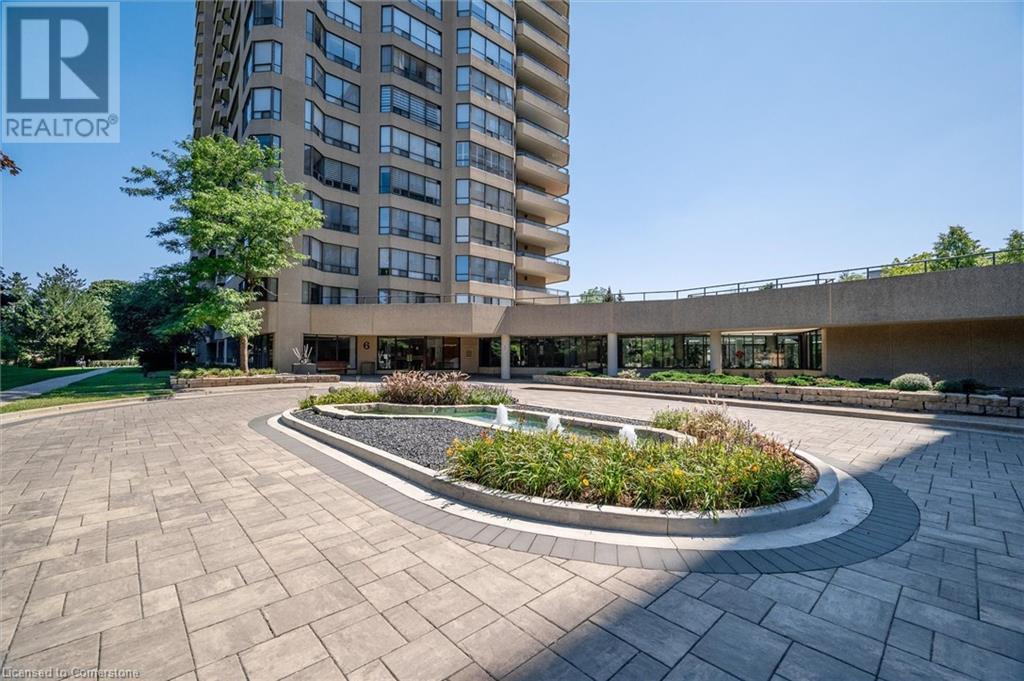 Property at 6 WILLOW Street Unit# 702 image 4