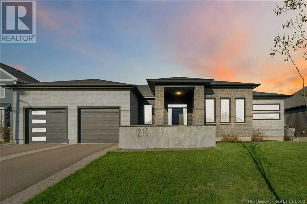 Property at 210 Rosebank Crescent image 1