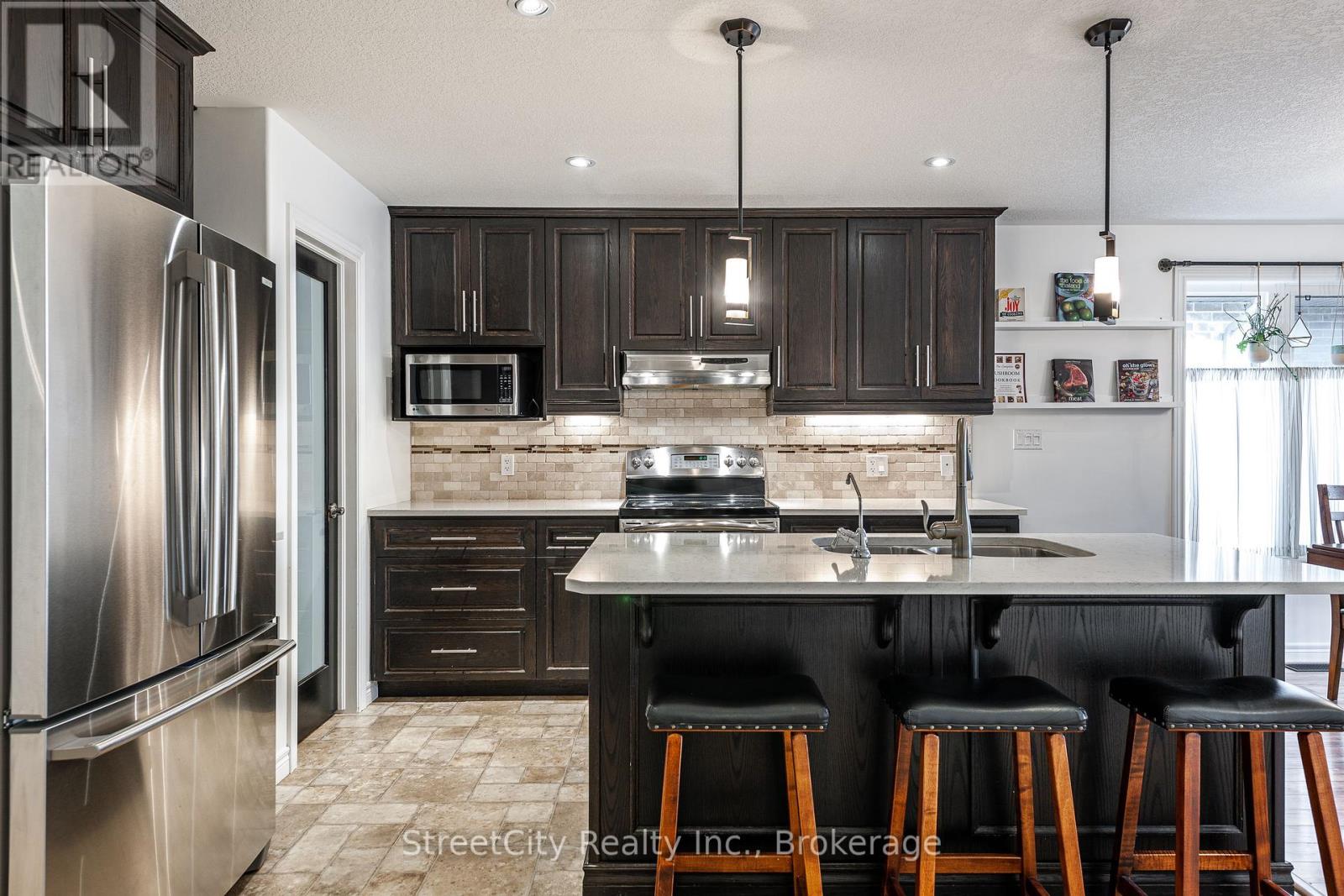 39 Greenberg Place, Stratford, Ontario  N5A 0A6 - Photo 6 - X12247581