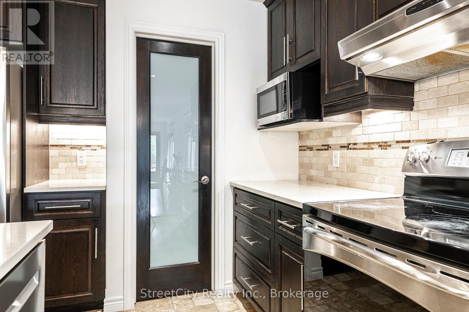 39 Greenberg Place, Stratford, Ontario  N5A 0A6 - Photo 8 - X12247581